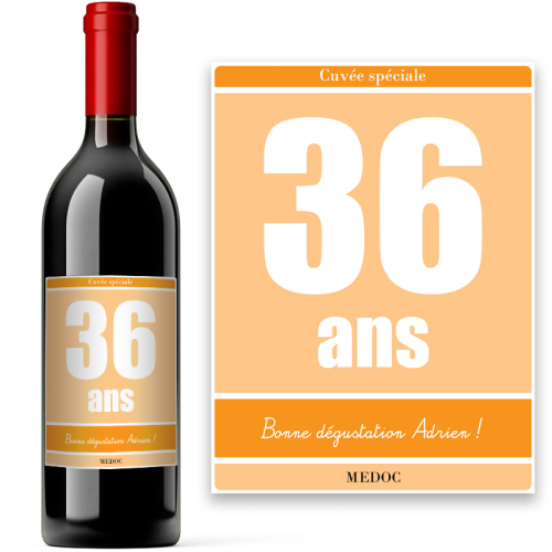 Bouteille de vin avec étiquette anniversaire jaune