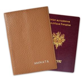 Etui passeport en cuir gravé