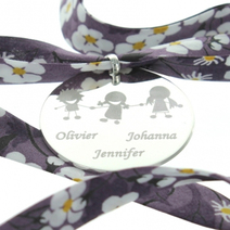 Pendentif silhouettes gravé