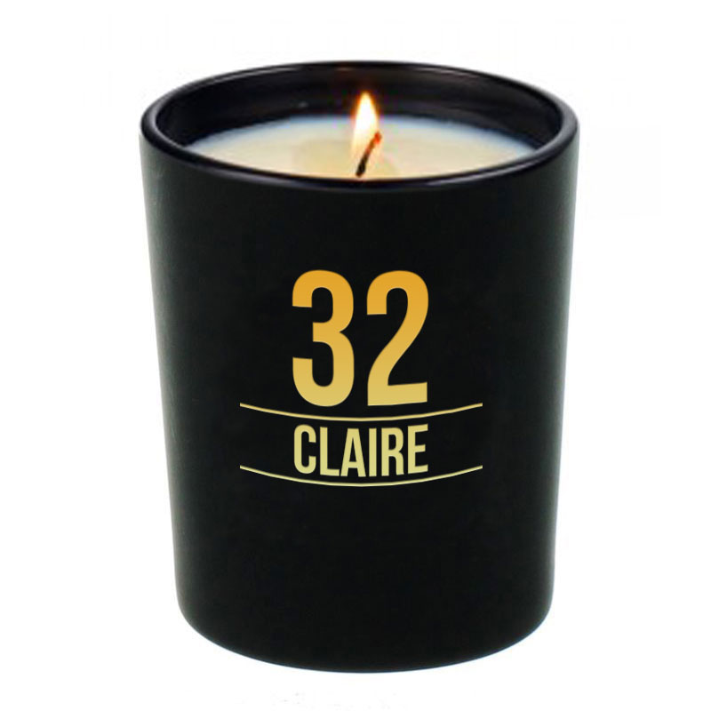 bougie 32 ans allume