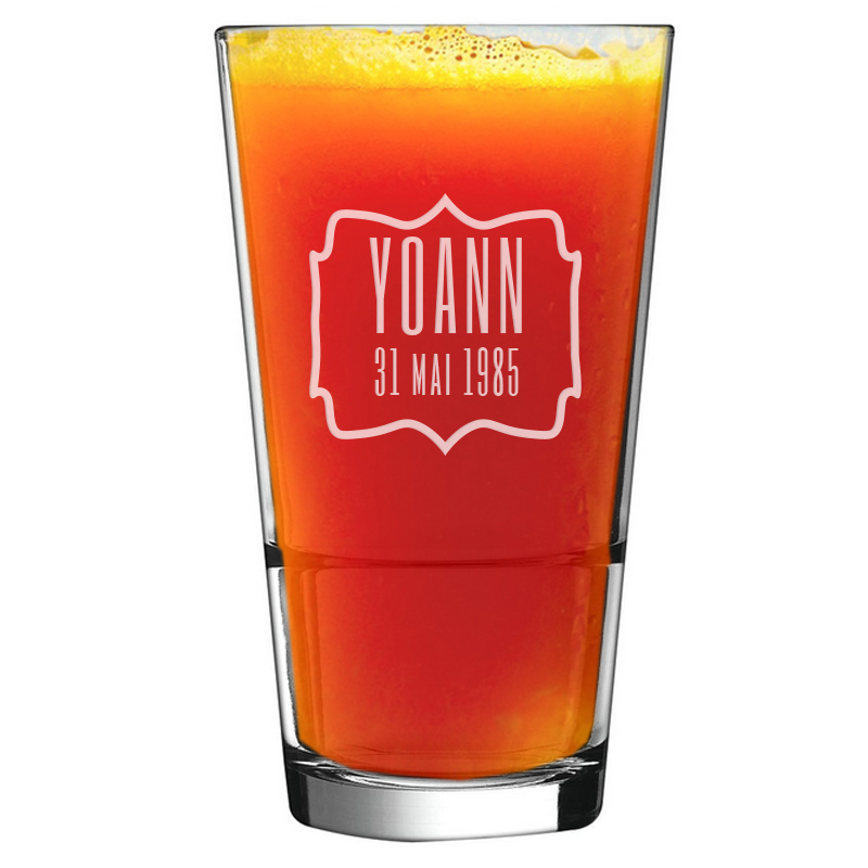 Un Verre A Cocktail A Personnaliser Pour Un Anniversaire